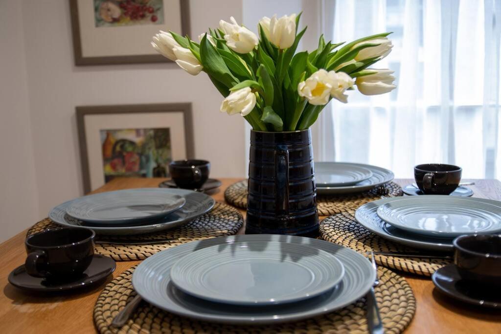 The Most Central Apartment In Canterbury Stunning Interiors, Fully Equipped, City Views And Free Wifi! 외부 사진