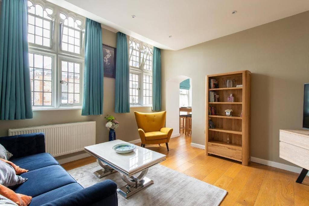 The Most Central Apartment In Canterbury Stunning Interiors, Fully Equipped, City Views And Free Wifi! 외부 사진