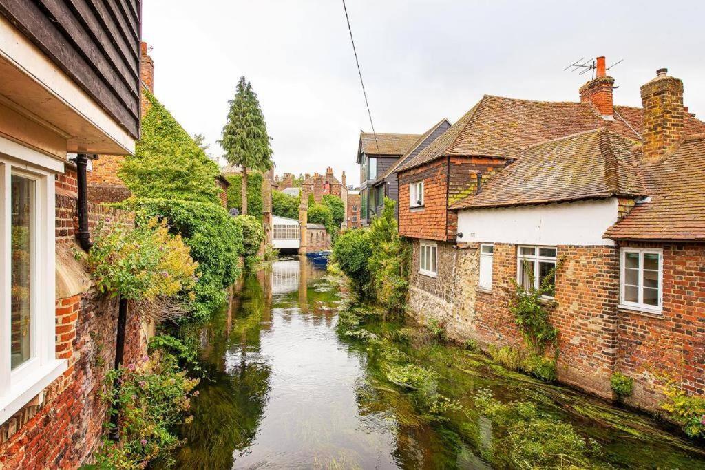 The Most Central Apartment In Canterbury Stunning Interiors, Fully Equipped, City Views And Free Wifi! 외부 사진