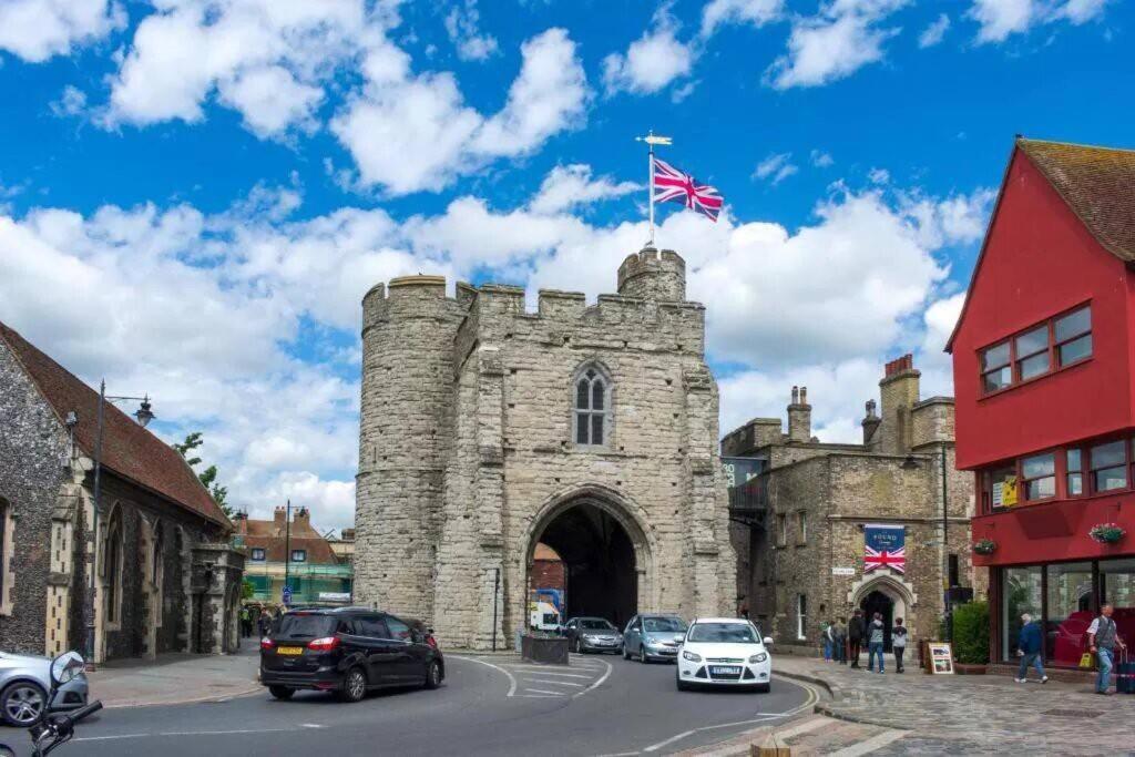 The Most Central Apartment In Canterbury Stunning Interiors, Fully Equipped, City Views And Free Wifi! 외부 사진