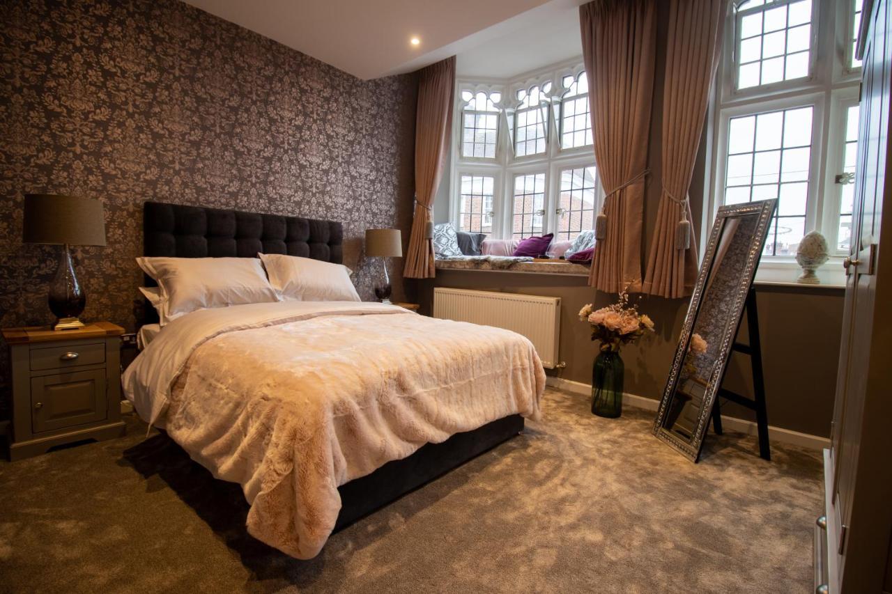 The Most Central Apartment In Canterbury Stunning Interiors, Fully Equipped, City Views And Free Wifi! 외부 사진