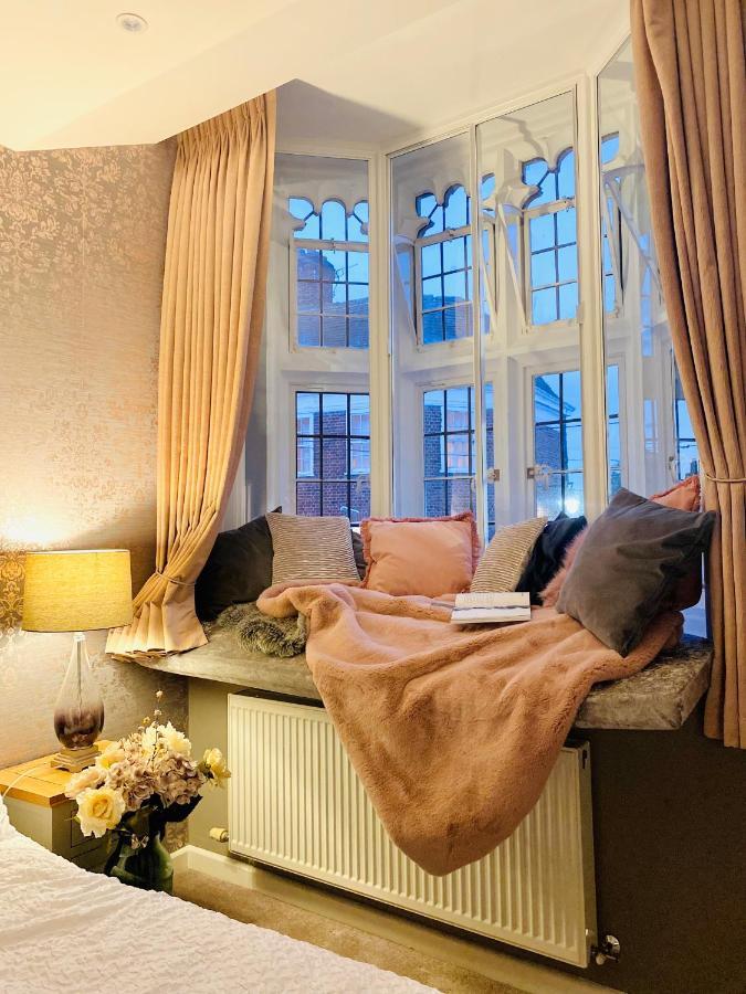 The Most Central Apartment In Canterbury Stunning Interiors, Fully Equipped, City Views And Free Wifi! 외부 사진