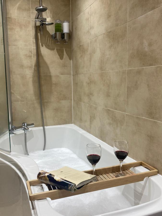 The Most Central Apartment In Canterbury Stunning Interiors, Fully Equipped, City Views And Free Wifi! 외부 사진